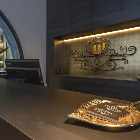 Monarc Hotel