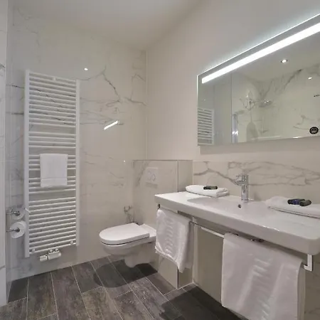 Monarc Hotel 4*