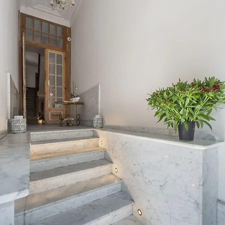 Monarc Остенде