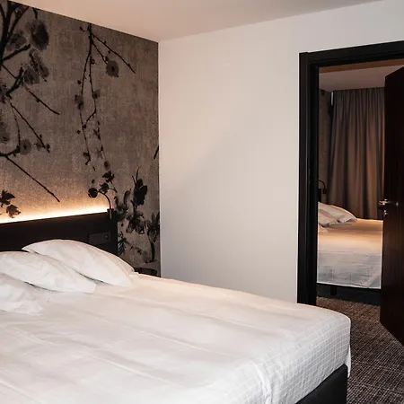 Monarc أوستيند